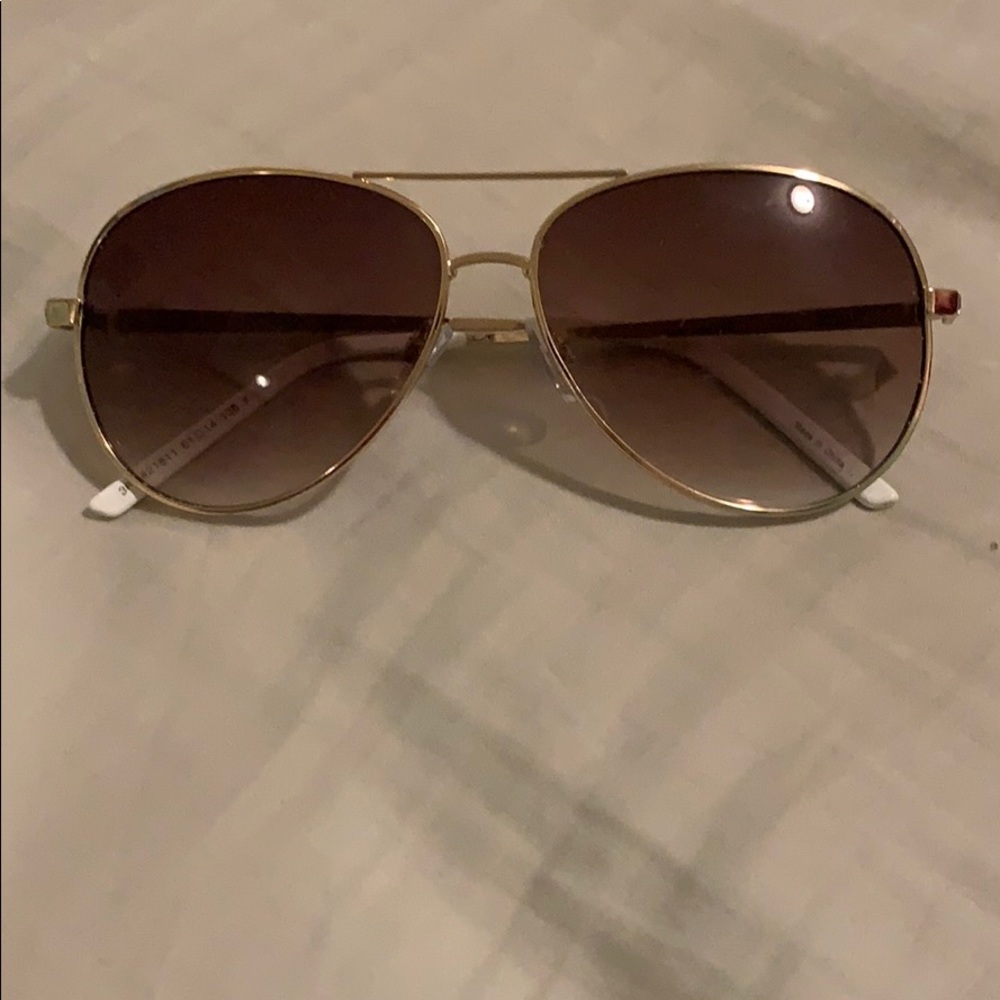 Women’s aviator sunglasses